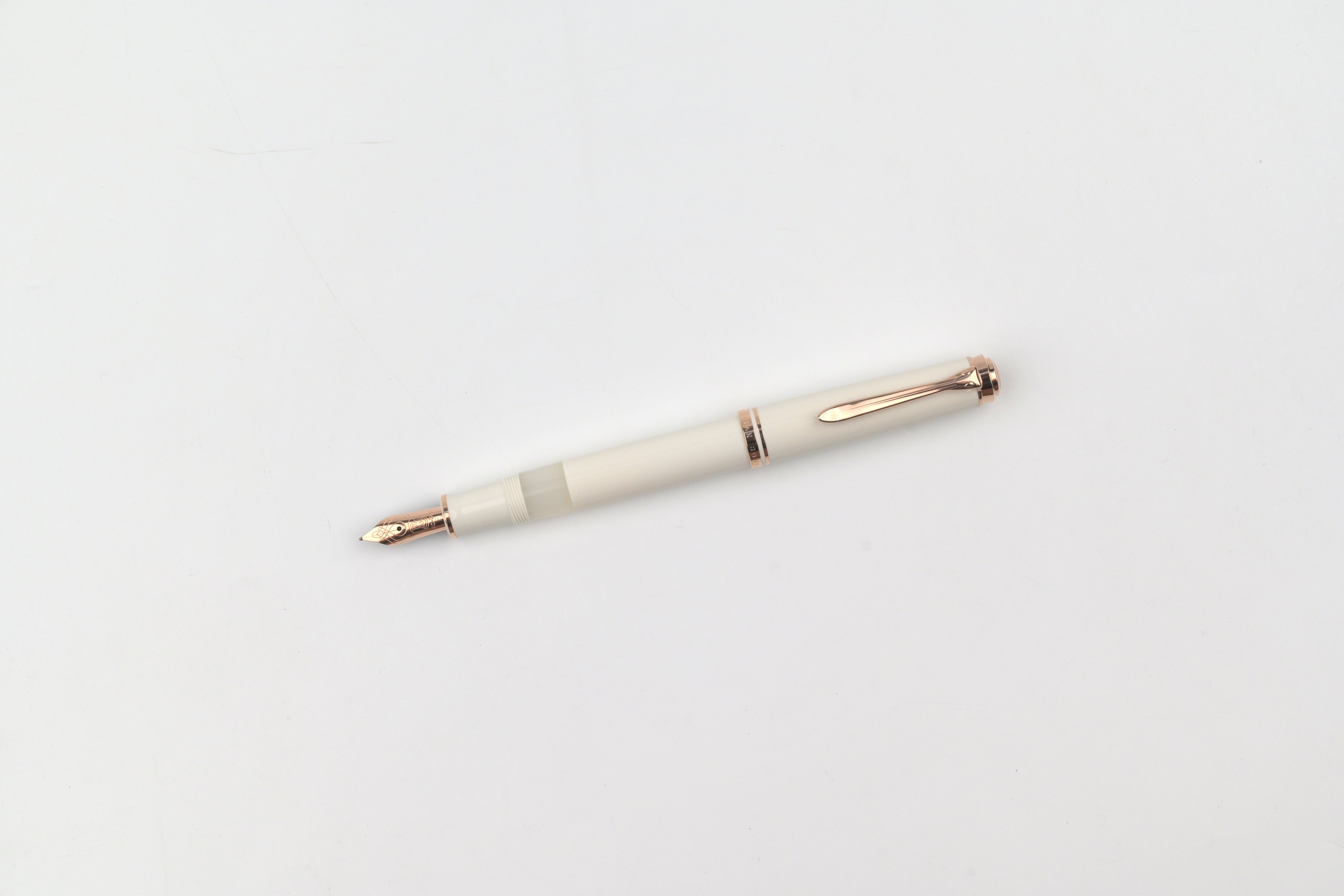 Pelikan M600 Fountain Pen - Souverän - White & Rose Gold (Coming Soon)