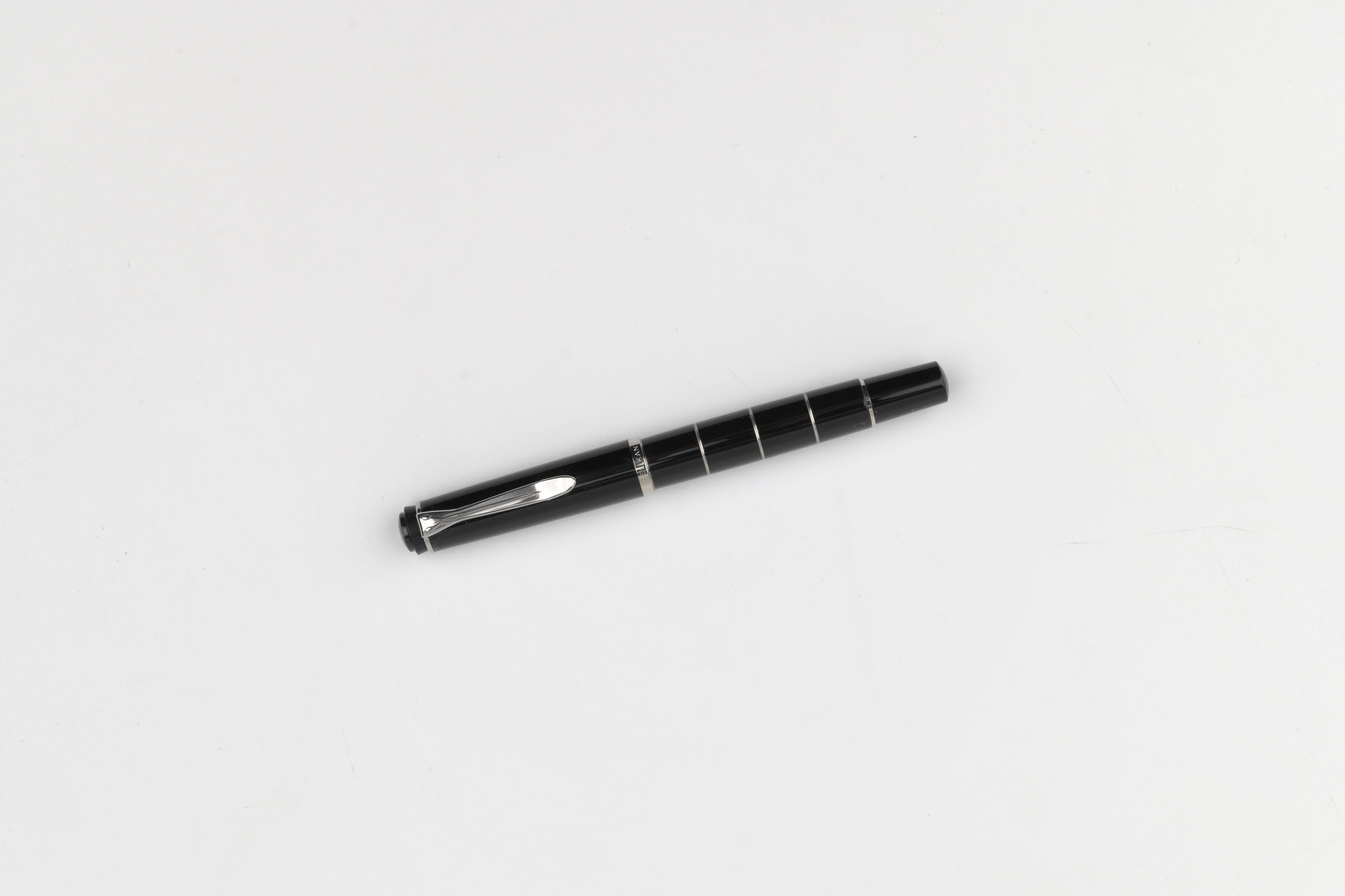 Pelikan M215 Fountain Pen - Classic - Black & Silver Rings