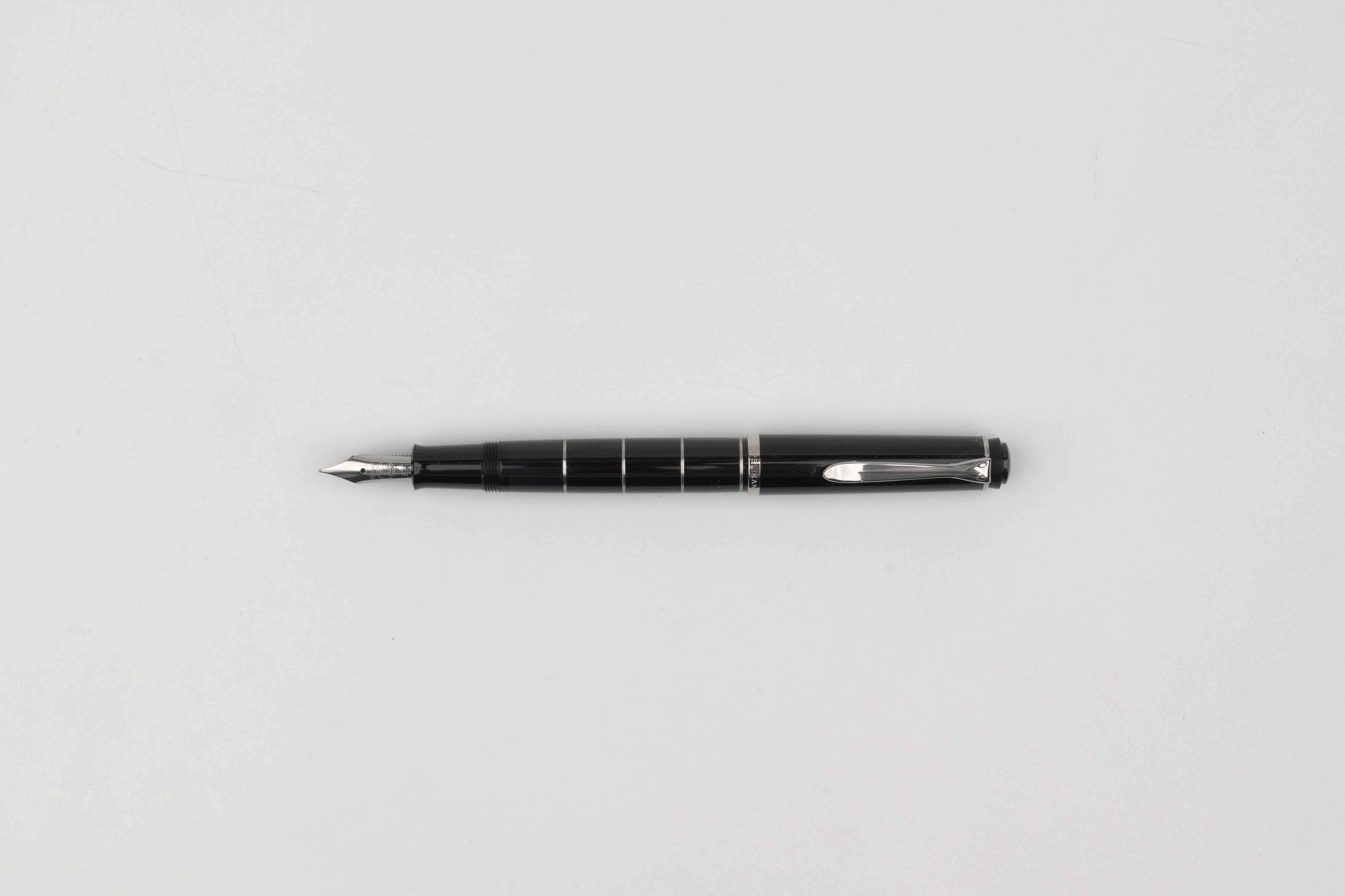 Pelikan M215 Fountain Pen - Classic - Black & Silver Rings