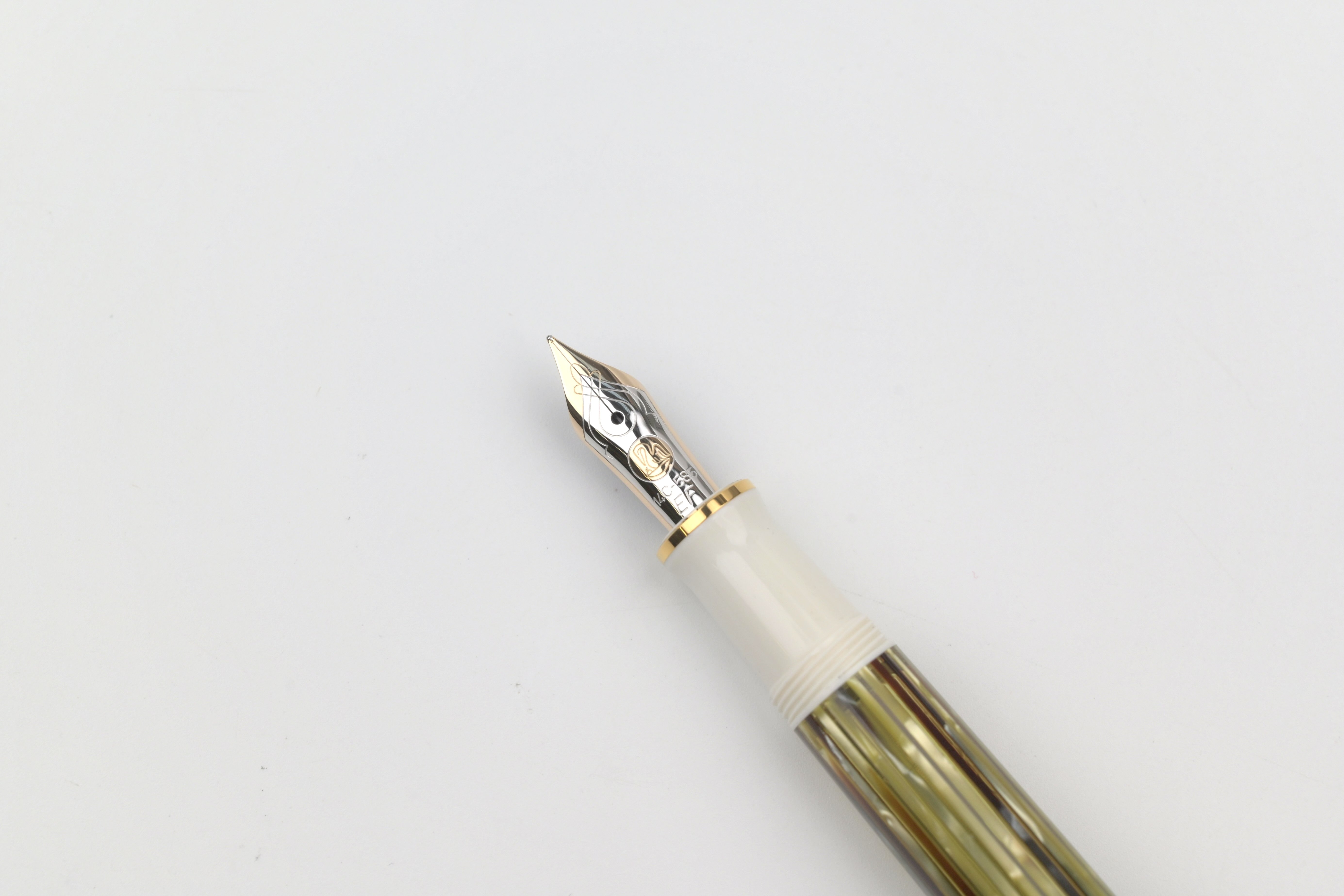 Pelikan M400 Fountain Pen - Souverän - Tortoiseshell White