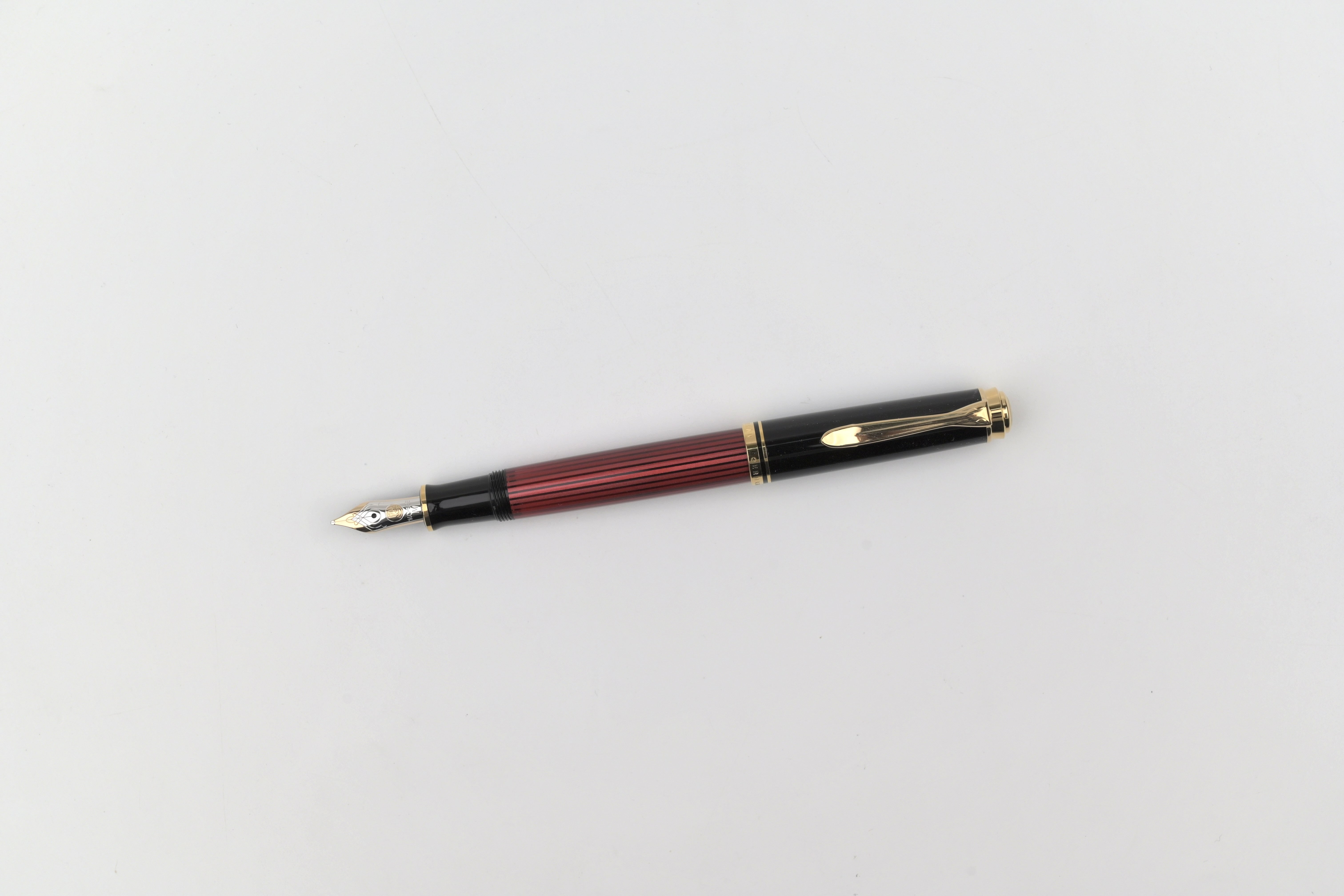 Pelikan M400 Fountain Pen - Souverän - Black-Red – Yoseka Stationery