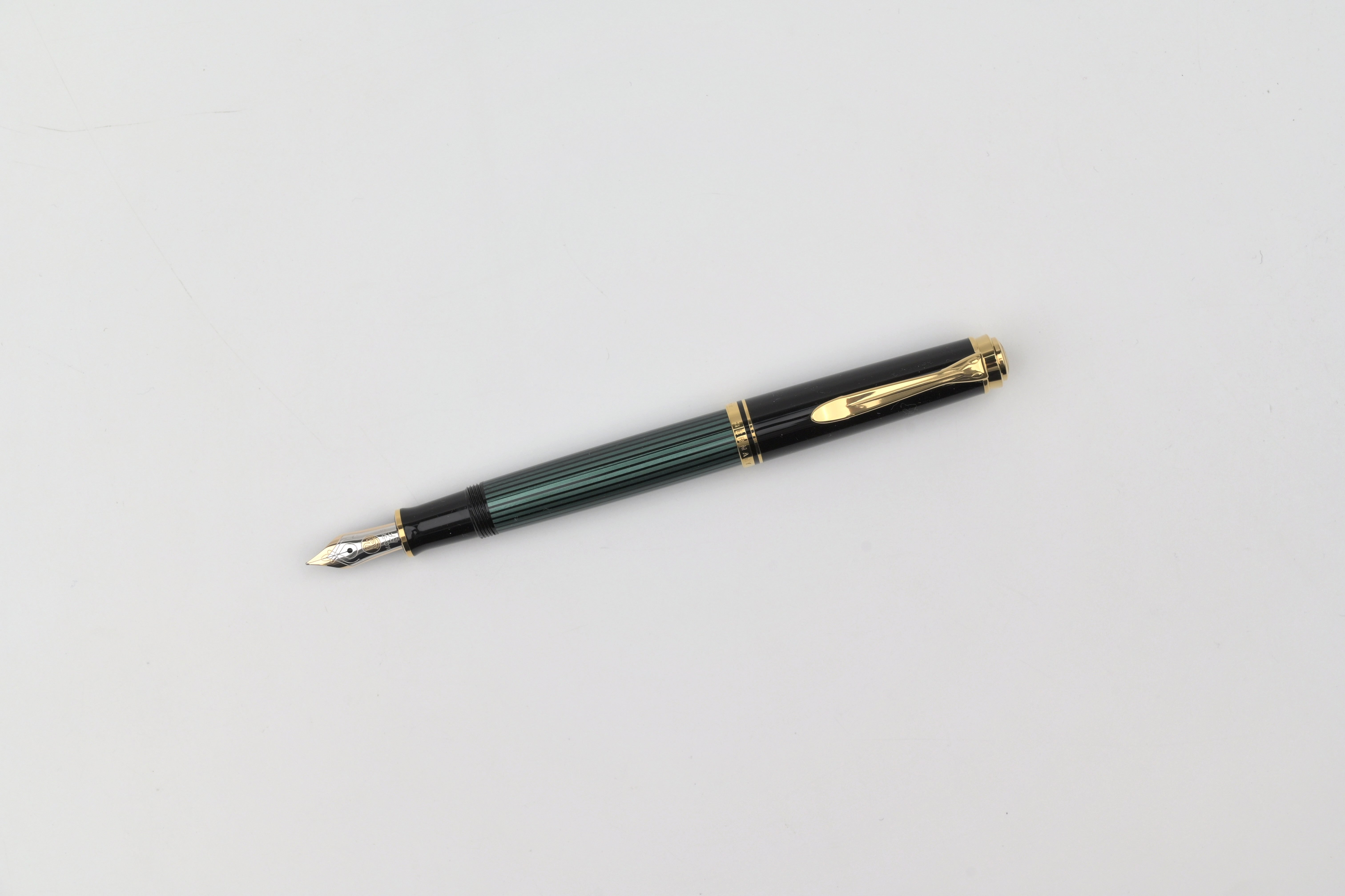 Pelikan M400 Fountain Pen - Souverän - Black-Green – Yoseka Stationery