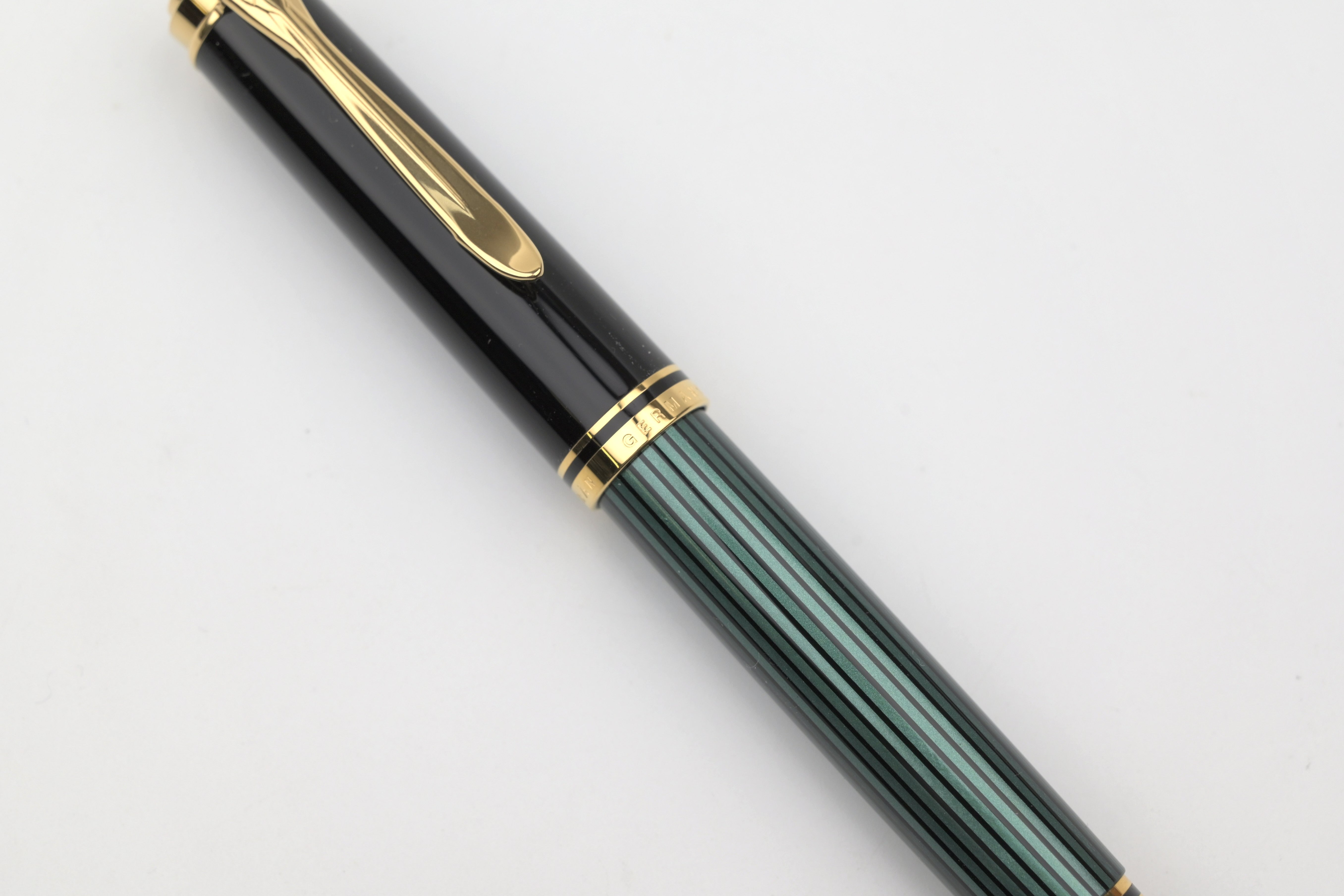 Pelikan M400 Fountain Pen - Souverän - Black-Green – Yoseka Stationery
