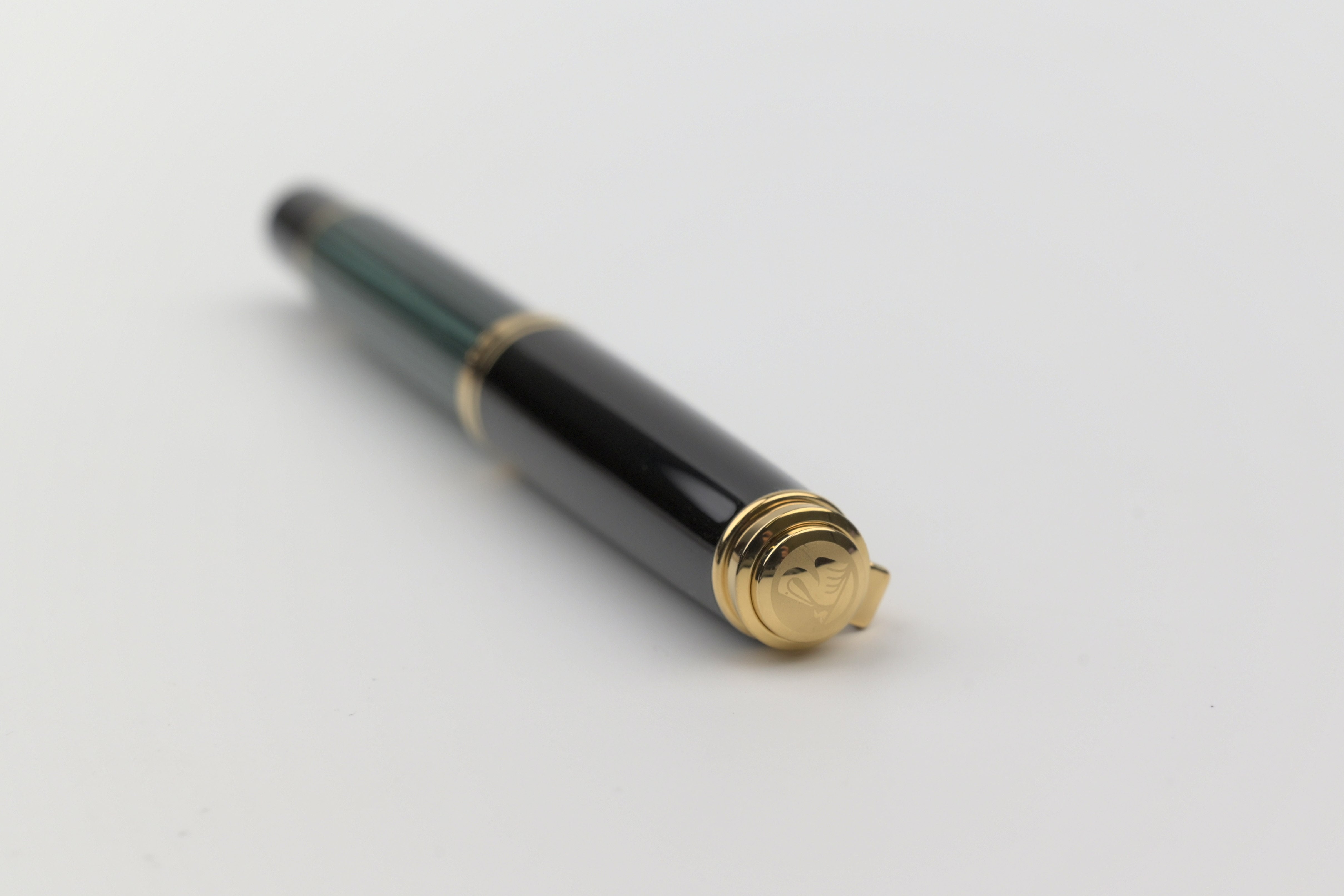 Pelikan M600 Fountain Pen - Souverän - Black-Green – Yoseka Stationery