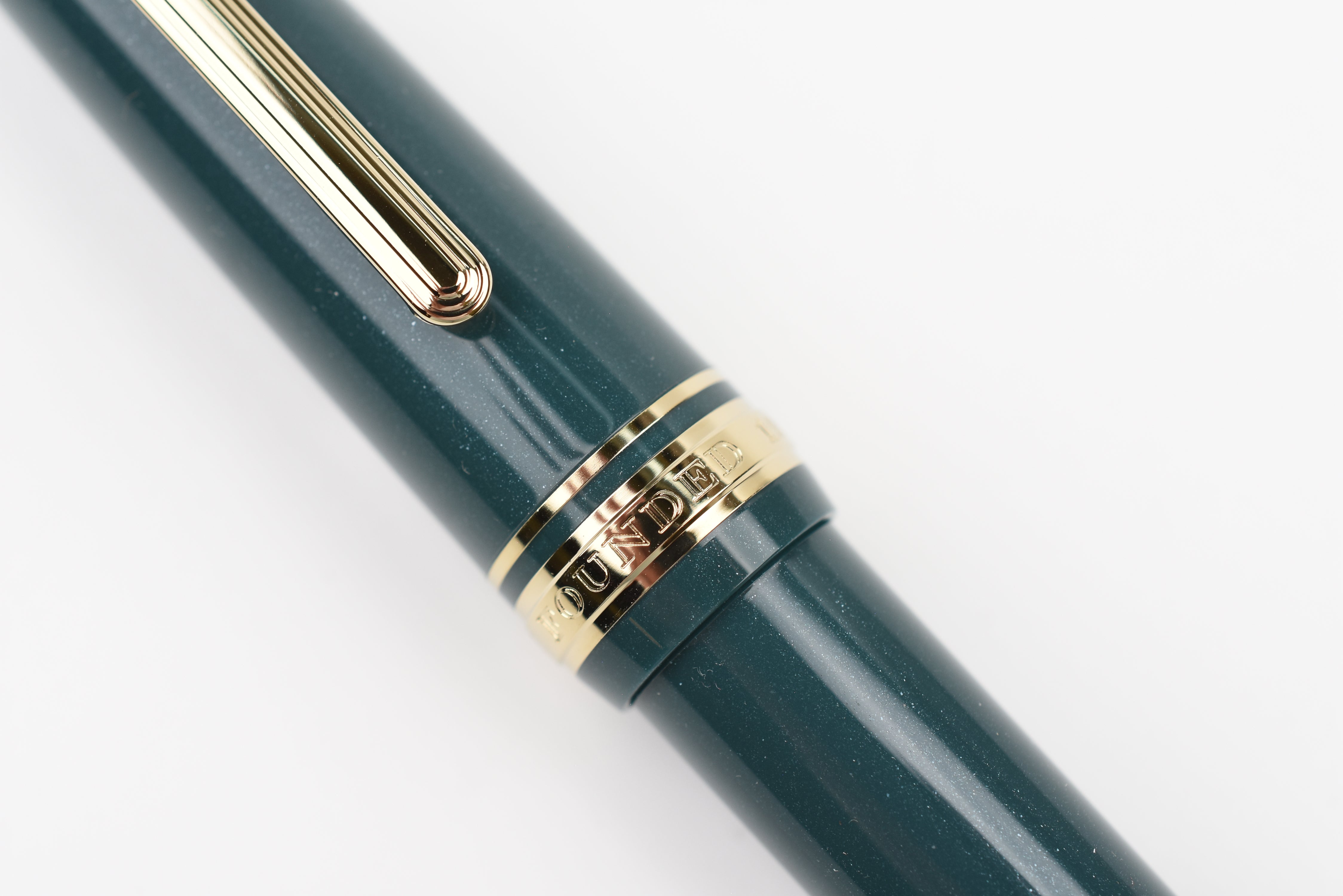 Sailor 1911 Large Fountain Pen - 18K Gold Trim - Shining Green