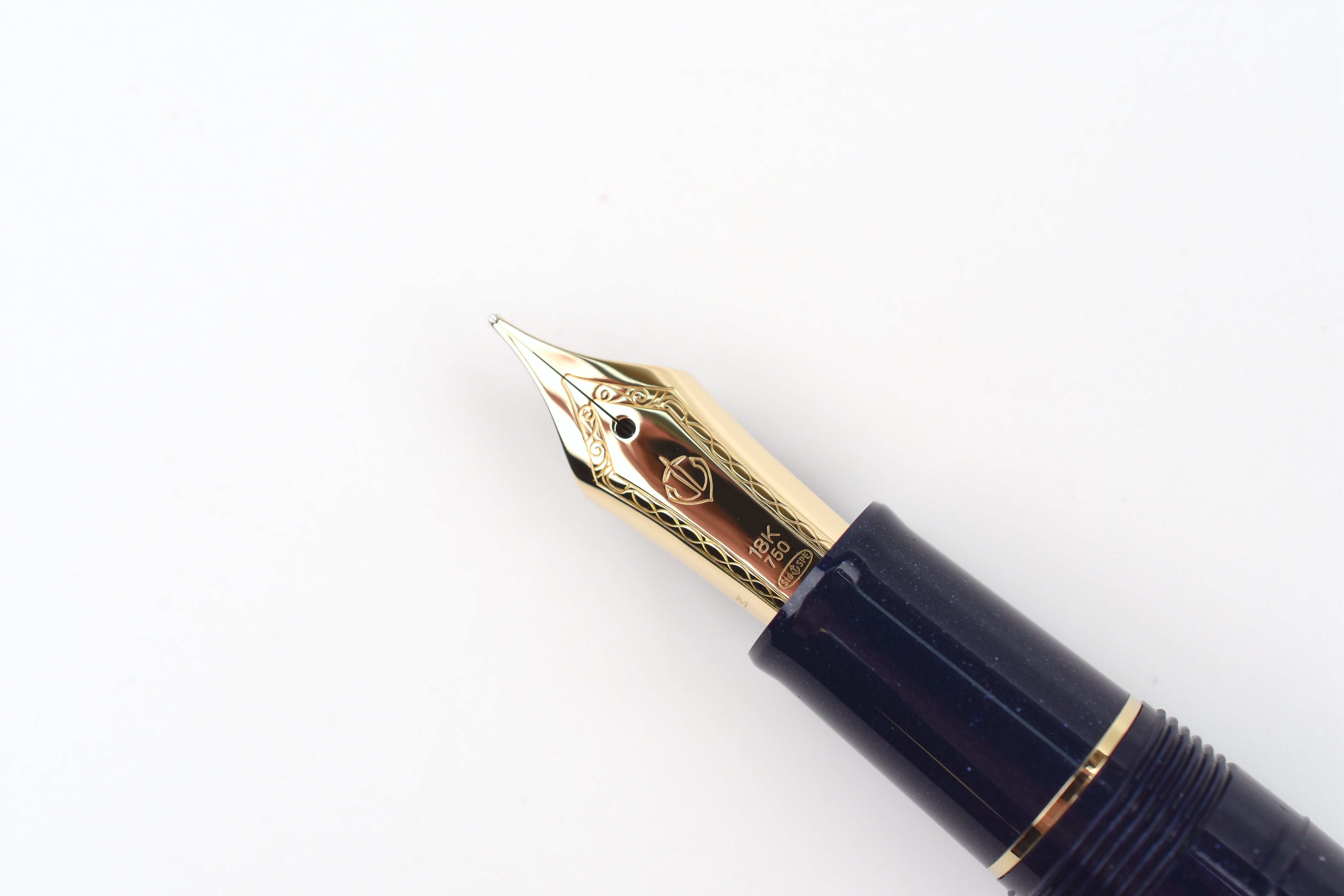 Sailor 1911 Large Fountain Pen - 18K Gold Trim - Shining Blue