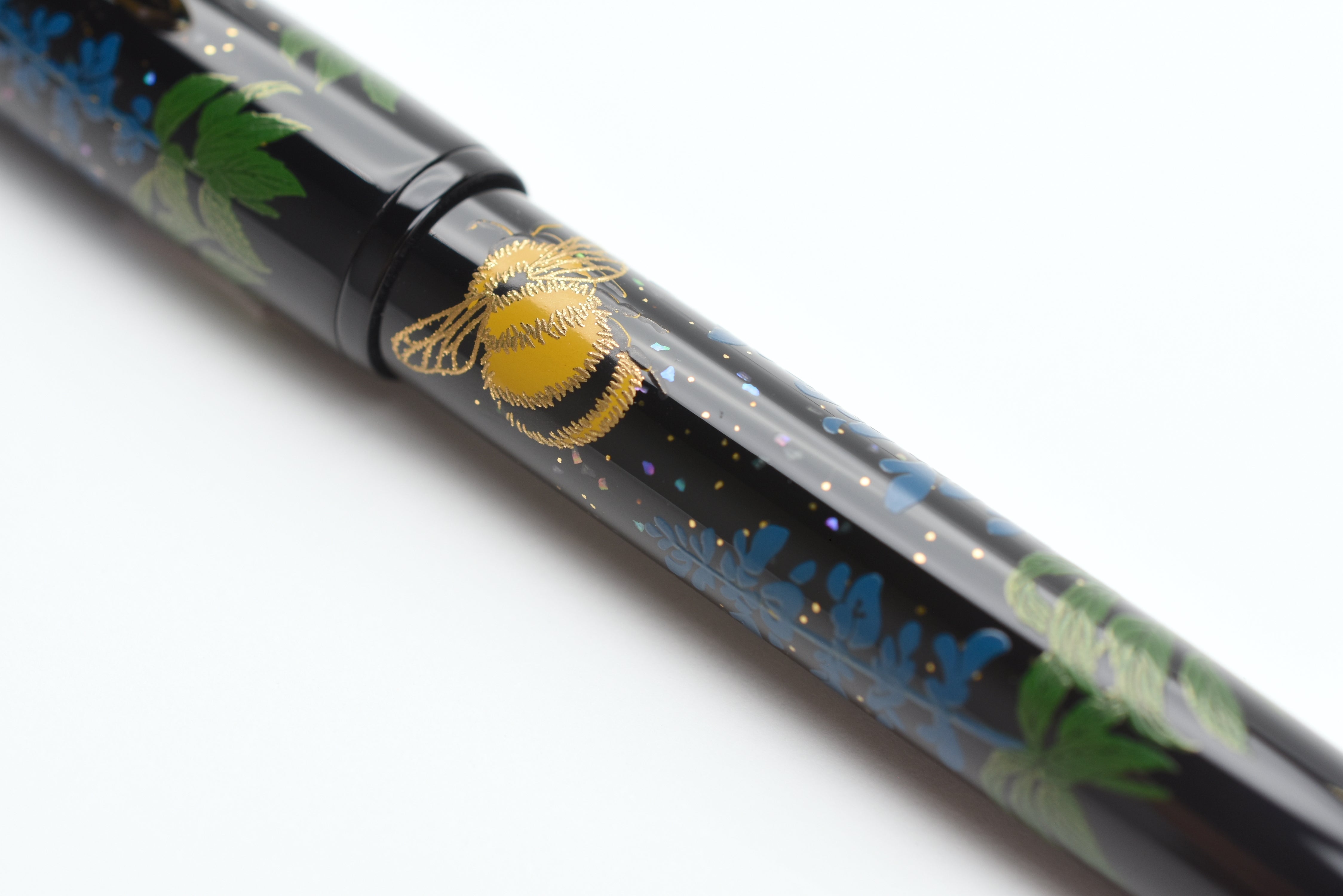 Pilot - Namiki Yukari Maki-e Fountain Pen - Bumblebee - Limited