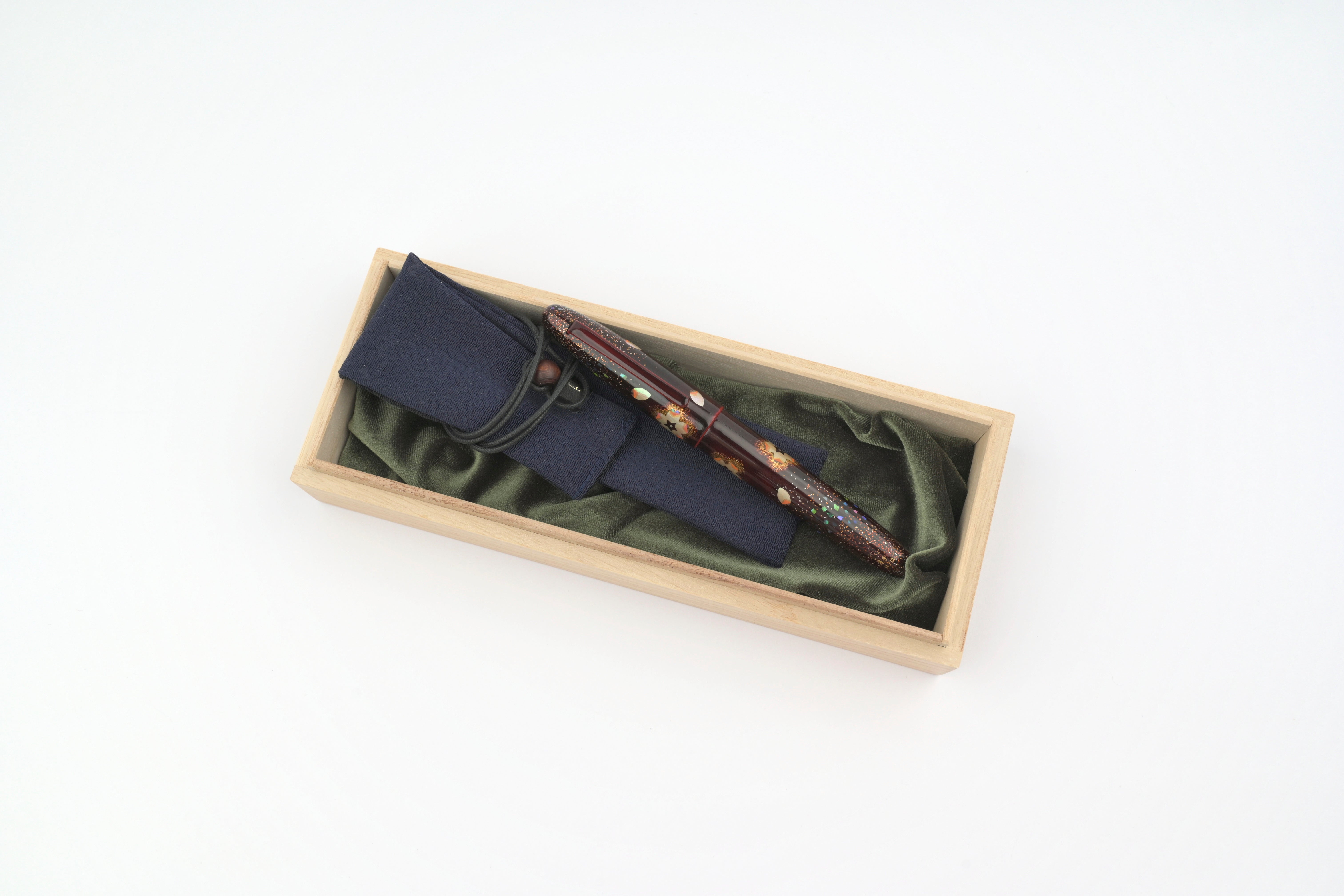 Taccia Miyabi Fountain Pen - Golden Sunlit Sakura - Limited