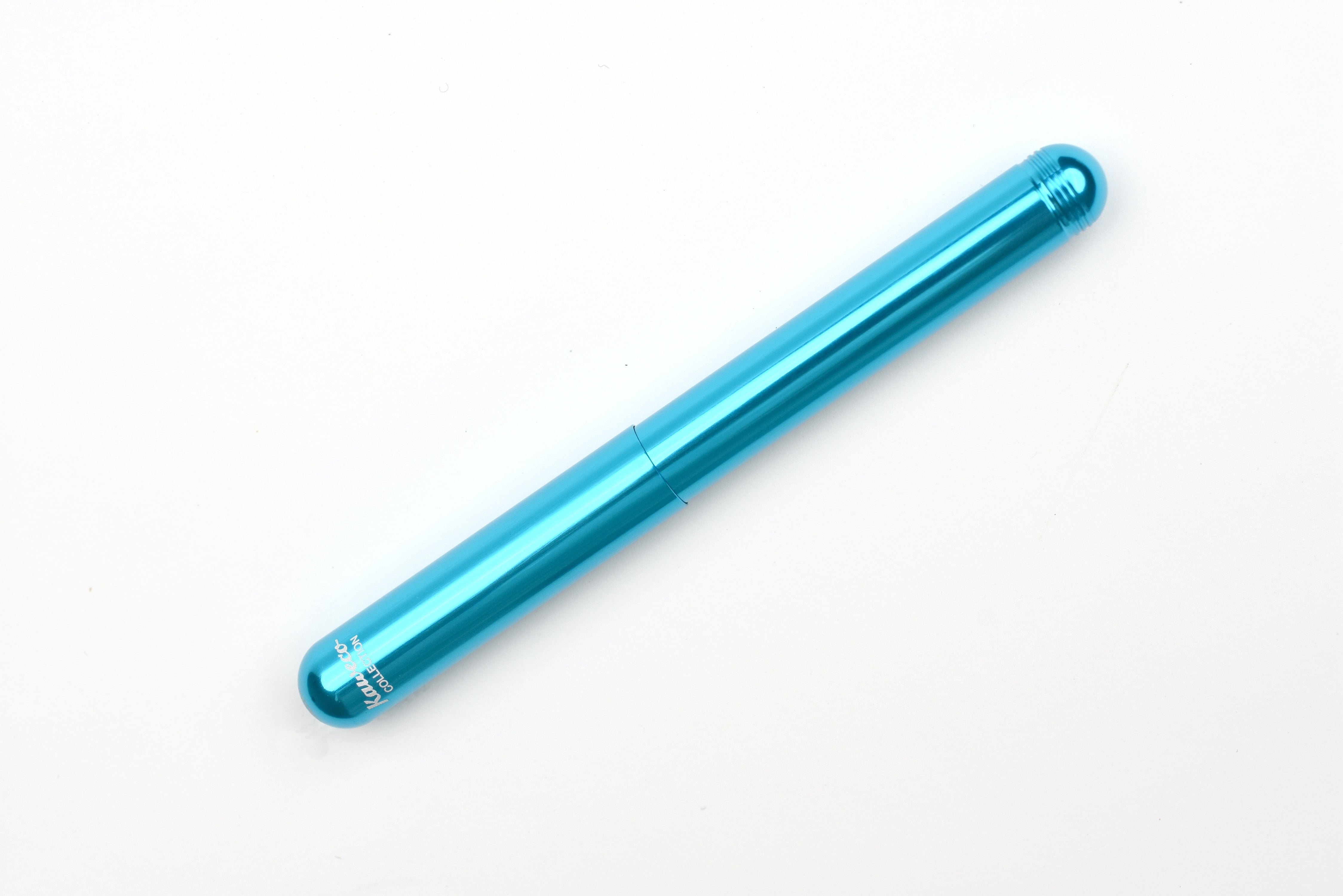 Kaweco COLLECTION - Penna stilografica Liliput Blue I, in alluminio, con pennino in acciaio, per cartucce d'inchiostro, tratto I, tratto F(fine) da 12,4 cm Kaweco COLLECTION - Penna stilografica Liliput Blue I, in alluminio, con pennino in acciaio, per cartucce d'inchiostro, tratto I, tratto F(fine) da 12,4 cm