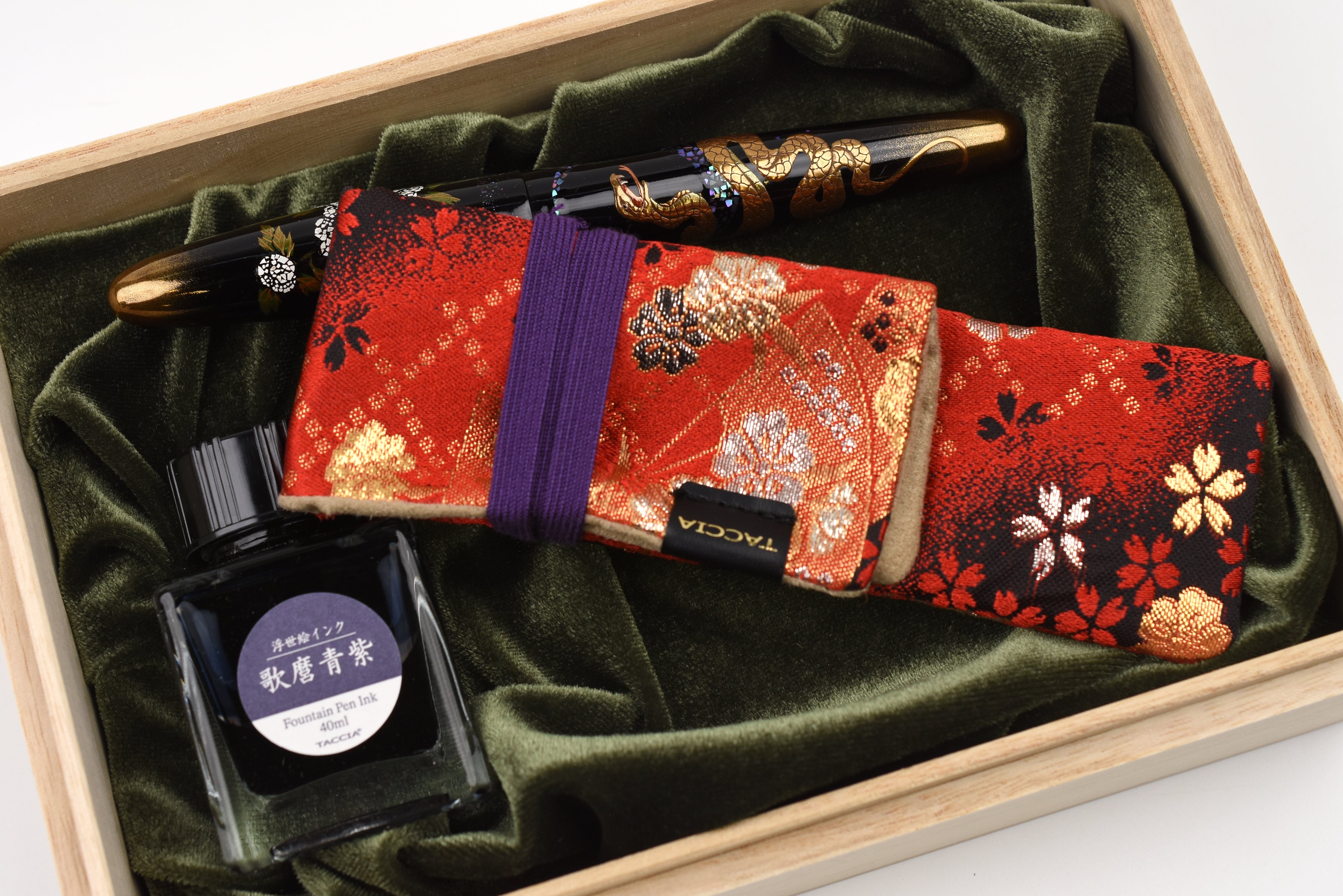 【希少】Esselte Acrippa バインダー ブラック ゴールド Taccia Empress Fountain Pen - Serpent - Limited Edition – Yoseka
