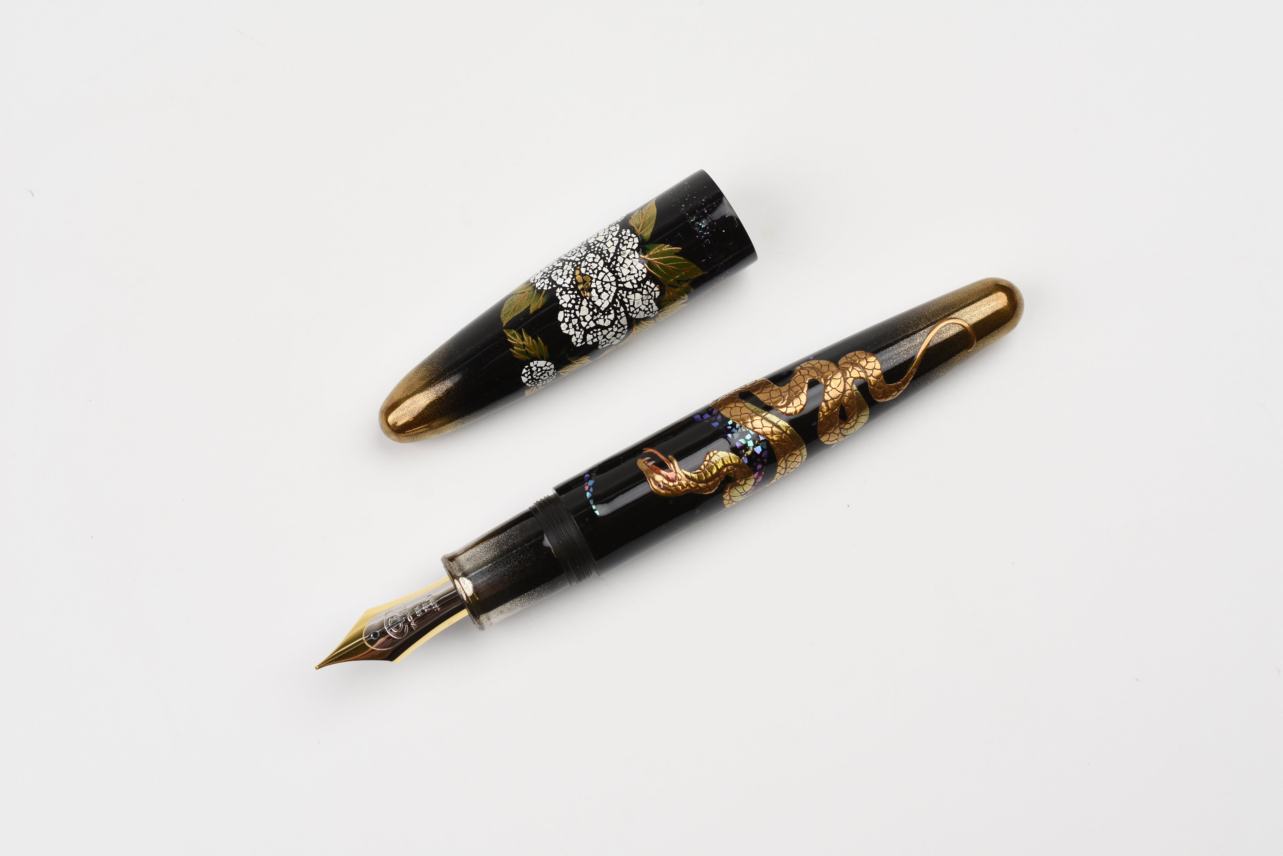 【希少】Esselte Acrippa バインダー ブラック ゴールド Taccia Empress Fountain Pen - Serpent - Limited Edition – Yoseka
