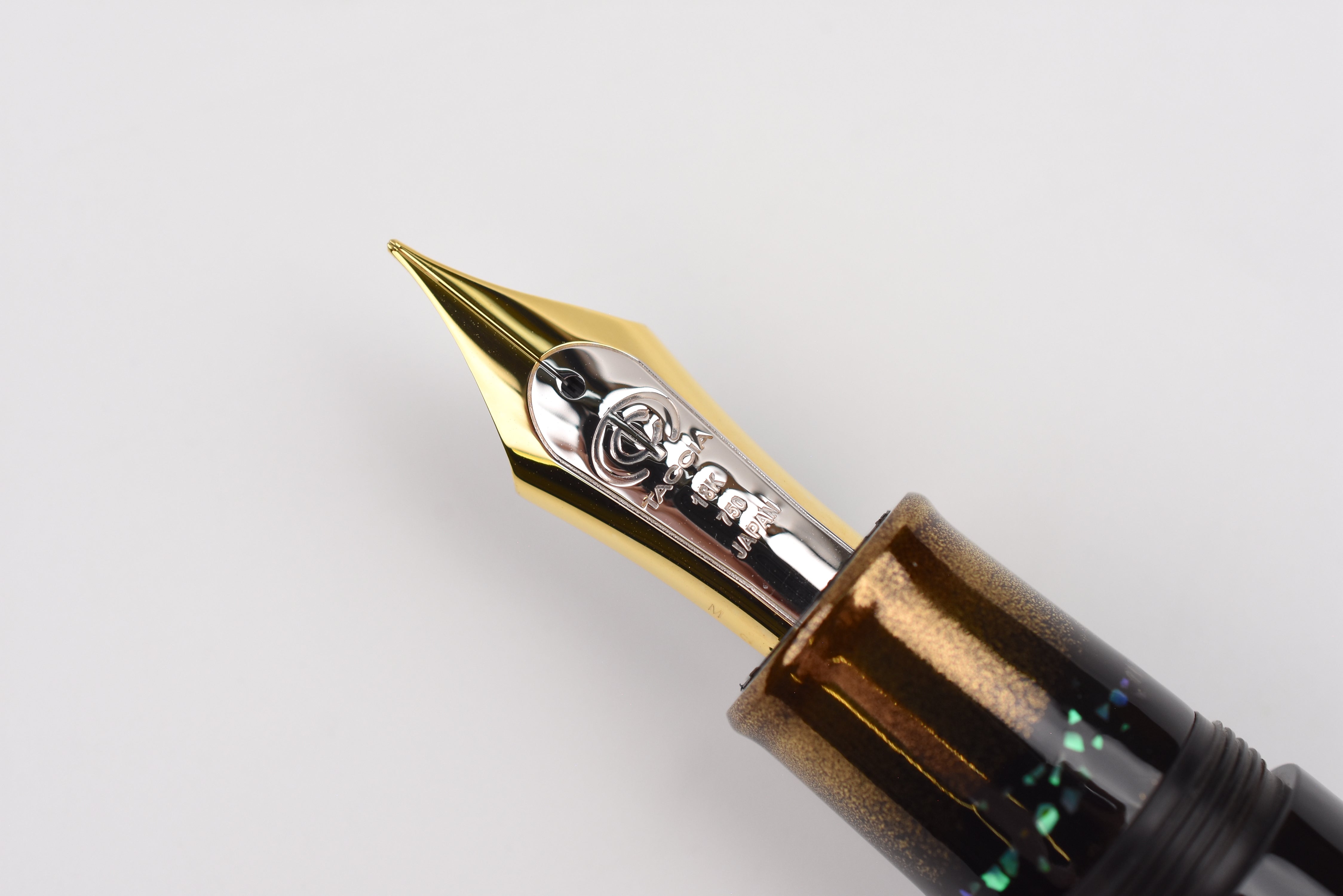 K*s様 ビカクシダ　GoldPearl OC Taccia Empress Fountain Pen - Goldfish Suaka - Limited Edition