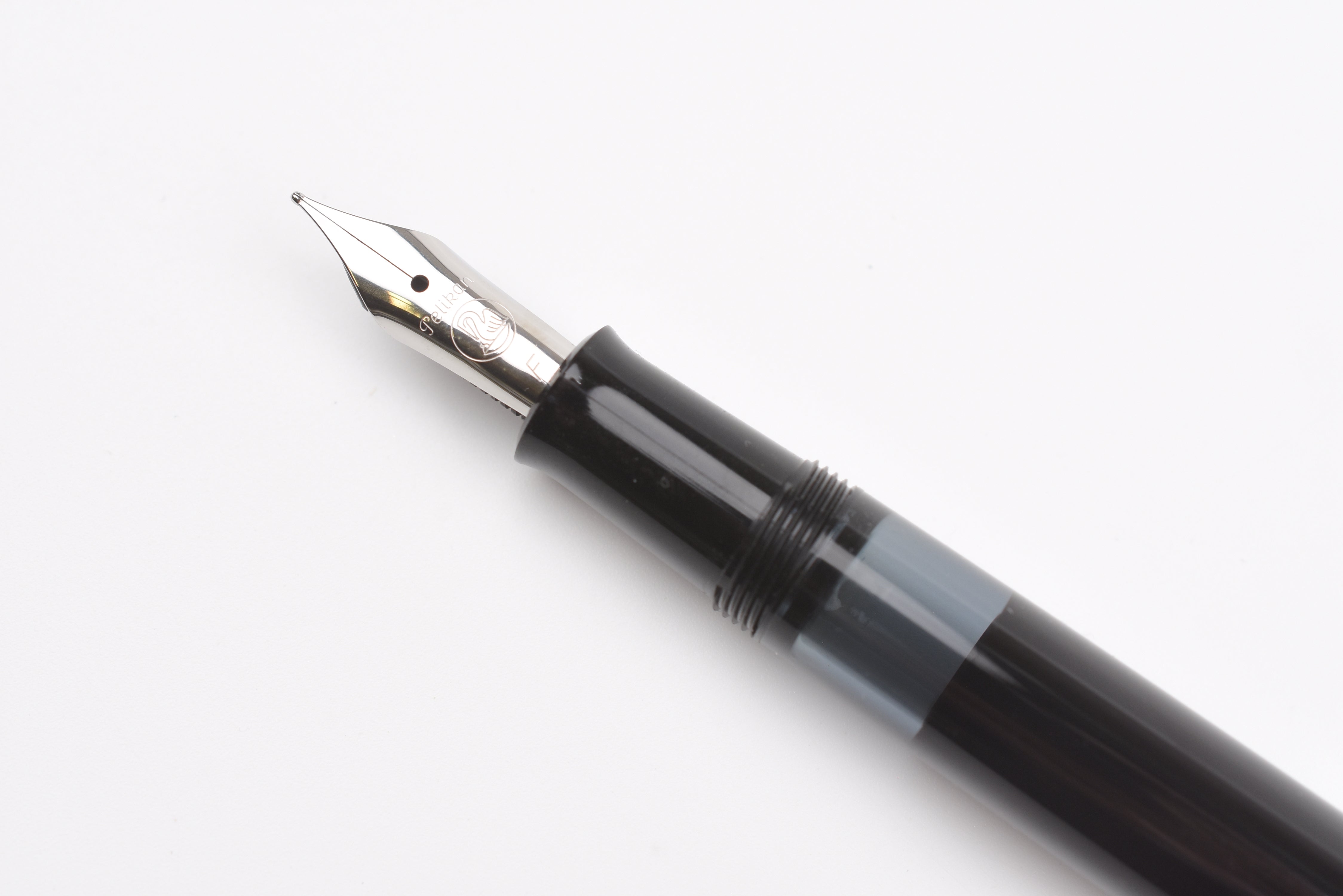 Pelikan M205 Fountain Pen - Classic - Black Silver – Yoseka Stationery