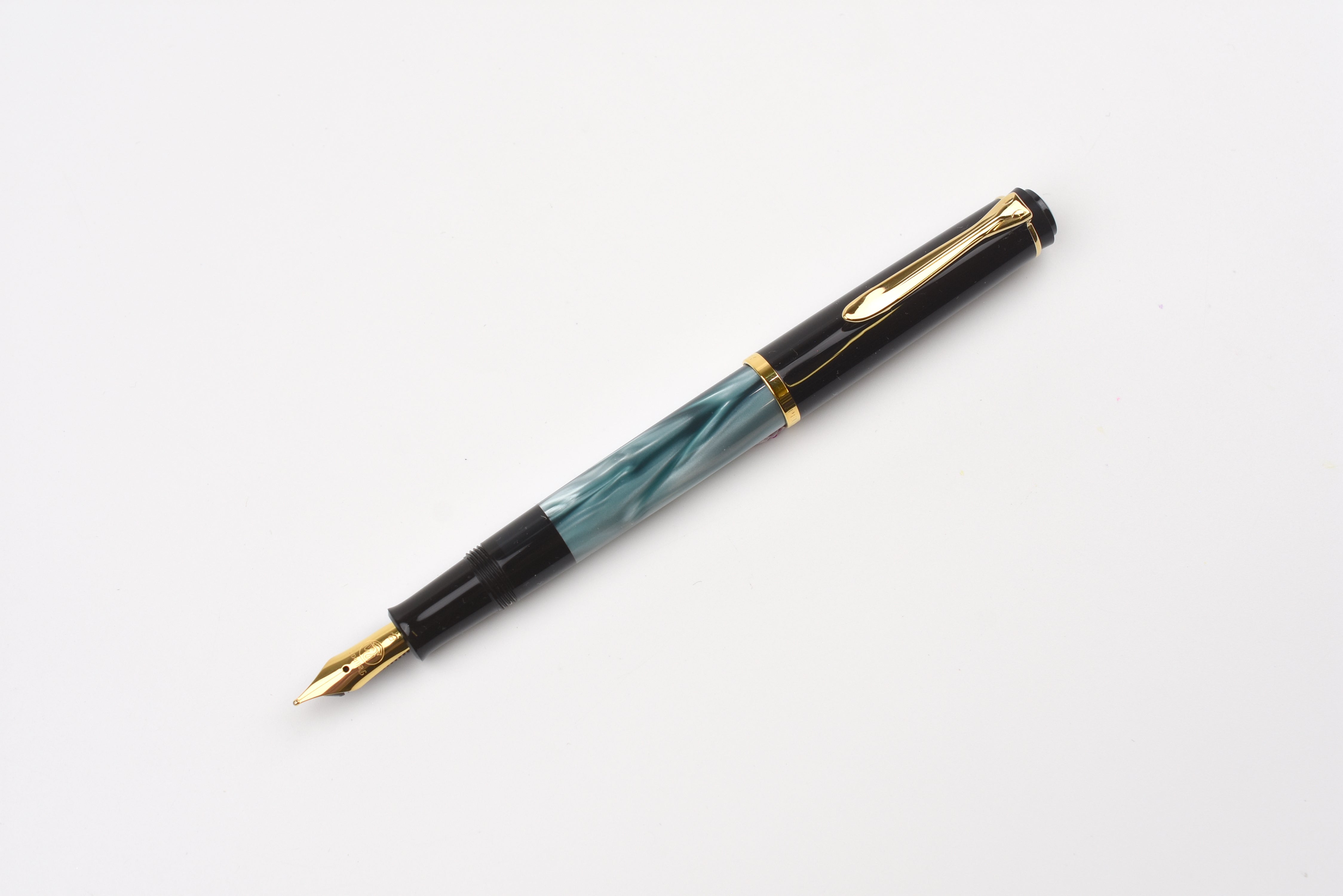 Pelikan M200 Fountain Pen - Classic - Green Marble – Yoseka Stationery