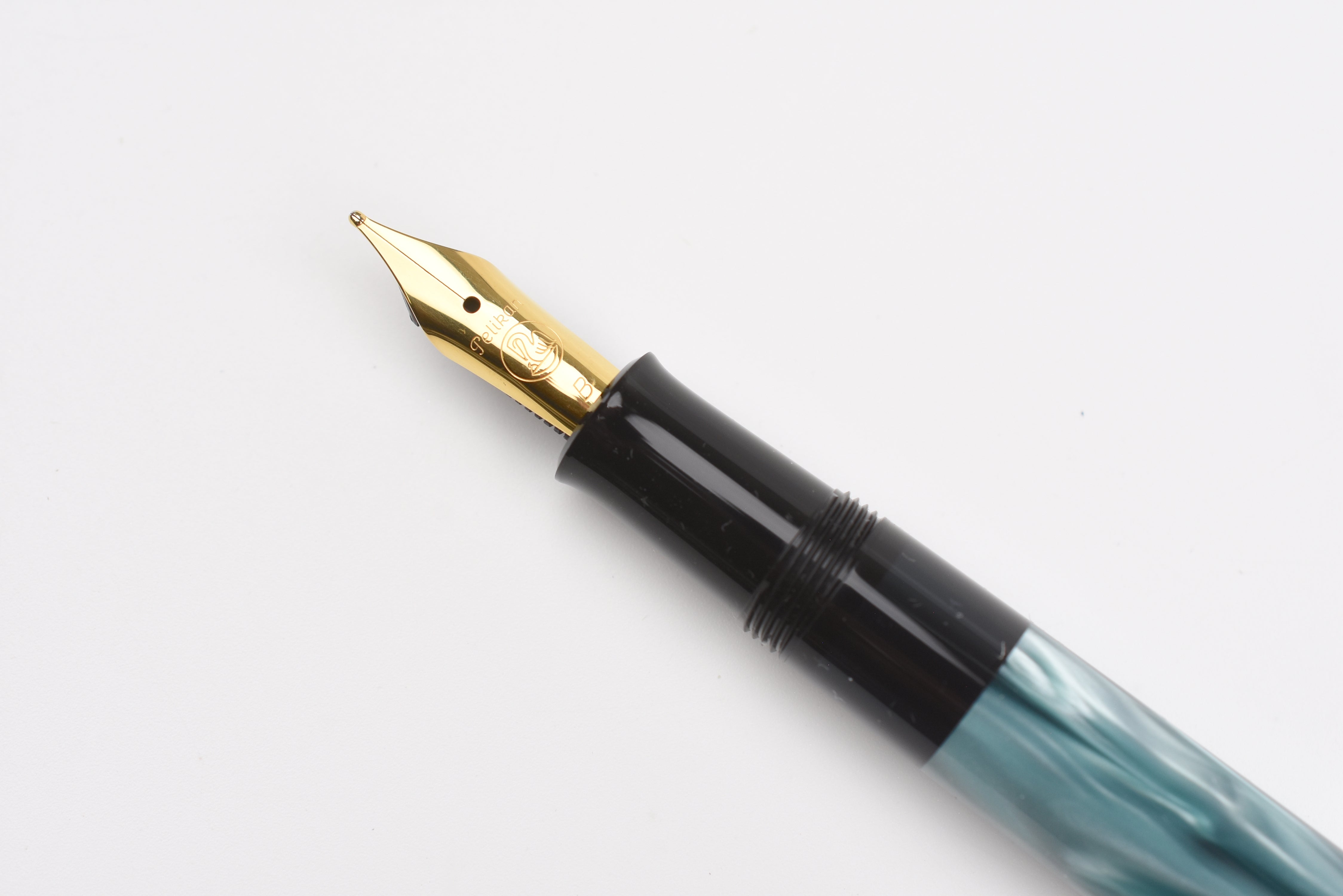 Pelikan M200 Fountain Pen - Classic - Green Marble – Yoseka Stationery