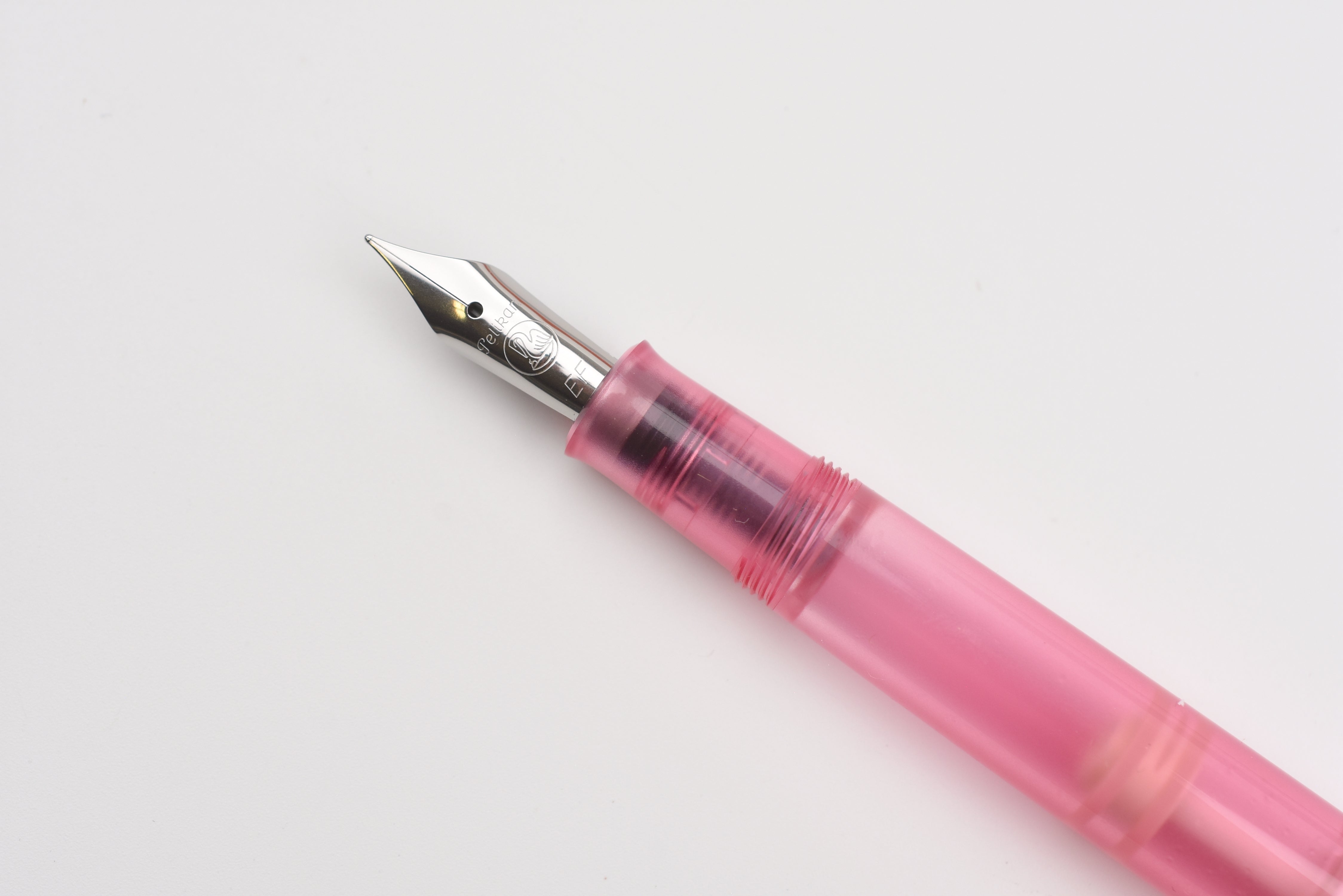 Pelikan M205 Fountain Pen - Classic - Rose-Quartz - Special