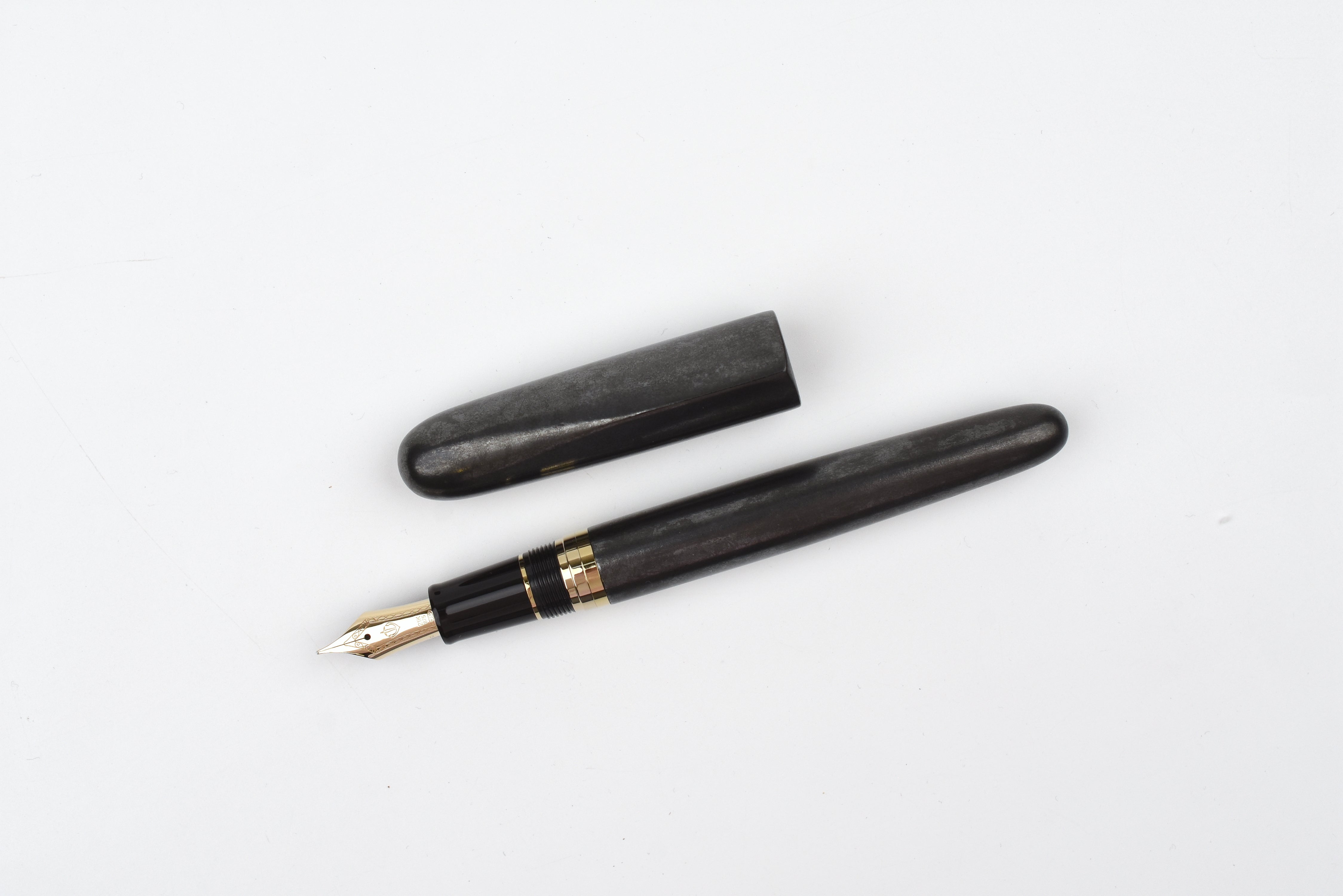 Sailor Large Fountain Pen - Nawate Kuroginhaku - Sei (Glossy Black Silver Foil)