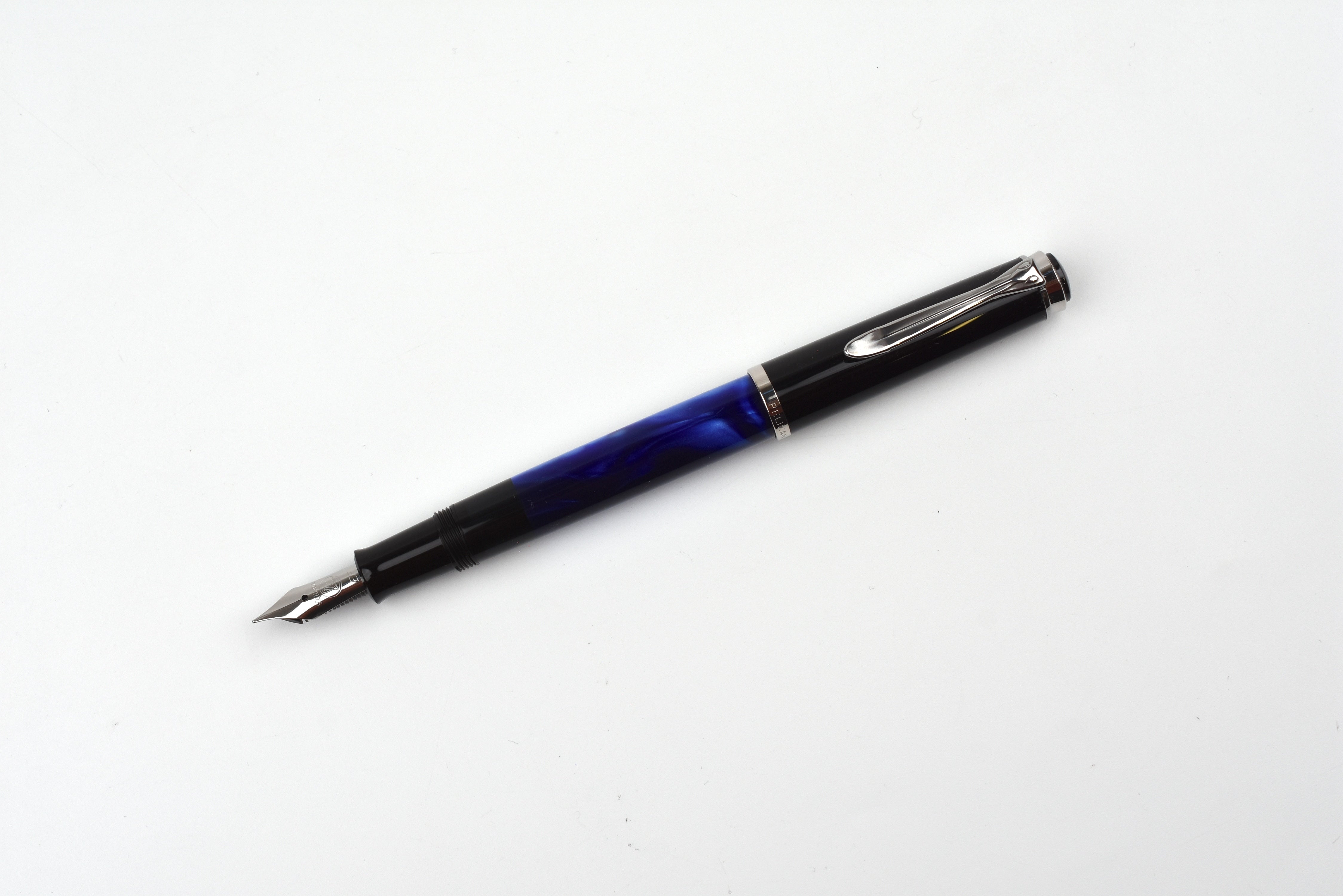 Pelikan M205 Fountain Pen - Classic - Blue Marble – Yoseka Stationery