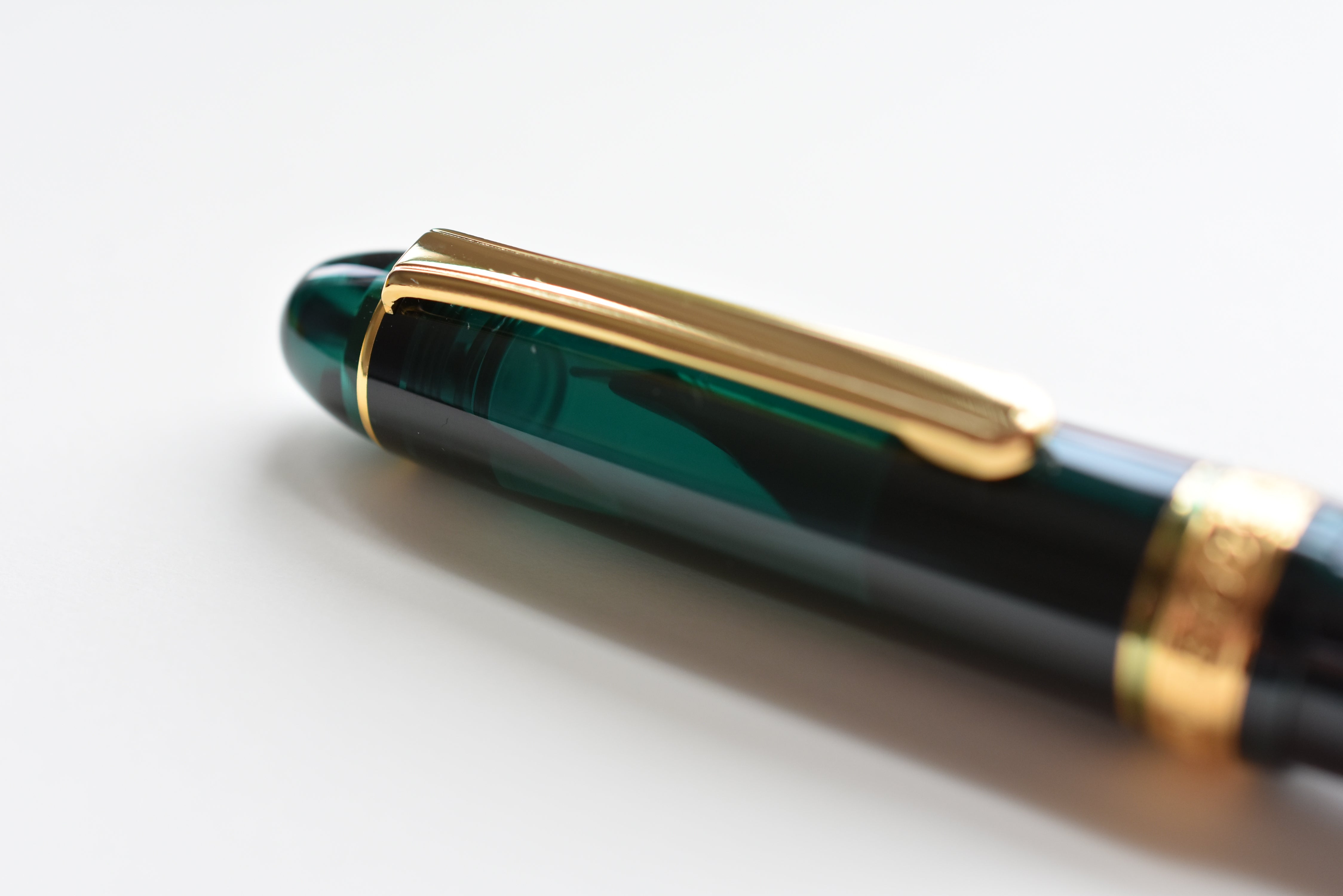 Platinum #3776 Century Laurel Green Gold Trim Fountain Pen | » More than 10.000 pens in stock, fast delivery Platinum #3776 Century Laurel Green Gold Trim Fountain Pen | » More than 10.000 pens in stock, fast delivery