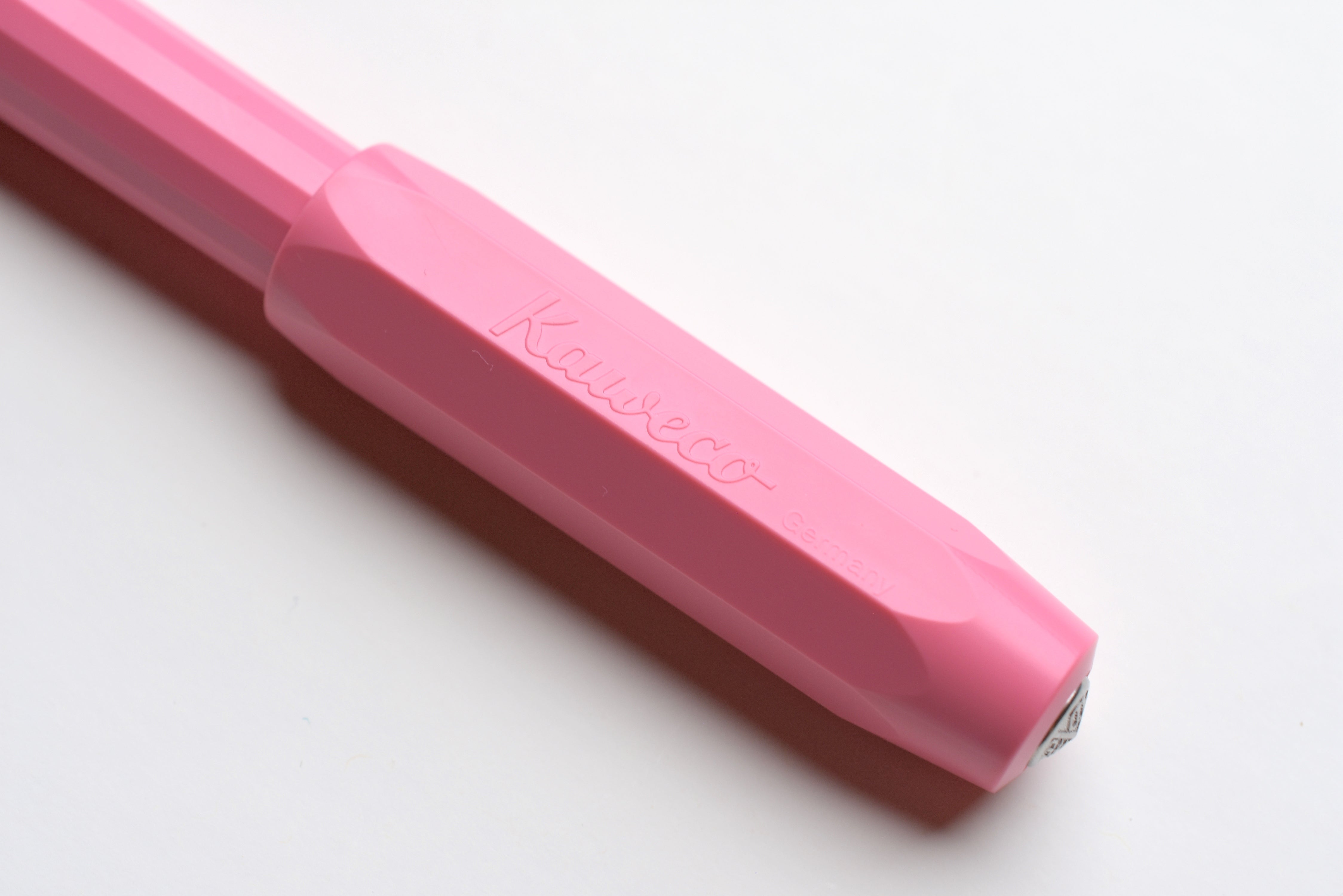 Kaweco PERKEO Rollerball Peony Blossom I gel-/balpen van kunststof in roze I beginnerskuli met handvat voor school I 14 g rollerball met 0,7 mm vulling I gelroller 15,5 cm Kaweco PERKEO Rollerball Peony Blossom I gel-/balpen van kunststof in roze I beginnerskuli met handvat voor school I 14 g rollerball met 0,7 mm vulling I gelroller 15,5 cm