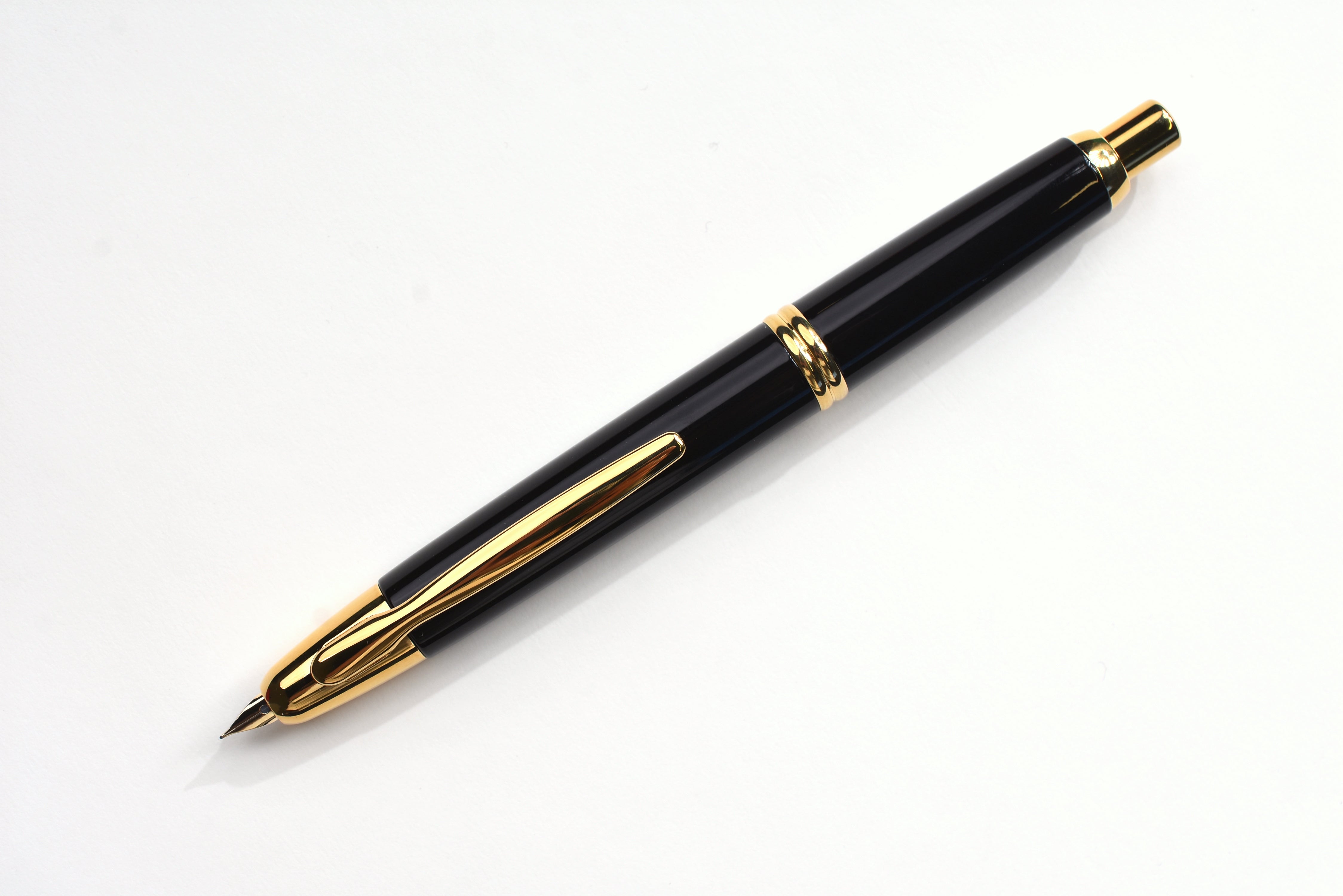 Pilot Vanishing Point - Black - Gold Trim