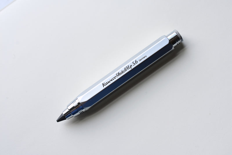 Kaweco SKETCH UP Valpotlood messing 5,6 mm 5B I stiftpotlood van massief messing in octogonaal design I drukpotlood navulbaar van metaal I vulpotlood 10,3 cm Kaweco SKETCH UP Valpotlood messing 5,6 mm 5B I stiftpotlood van massief messing in octogonaal design I drukpotlood navulbaar van metaal I vulpotlood 10,3 cm
