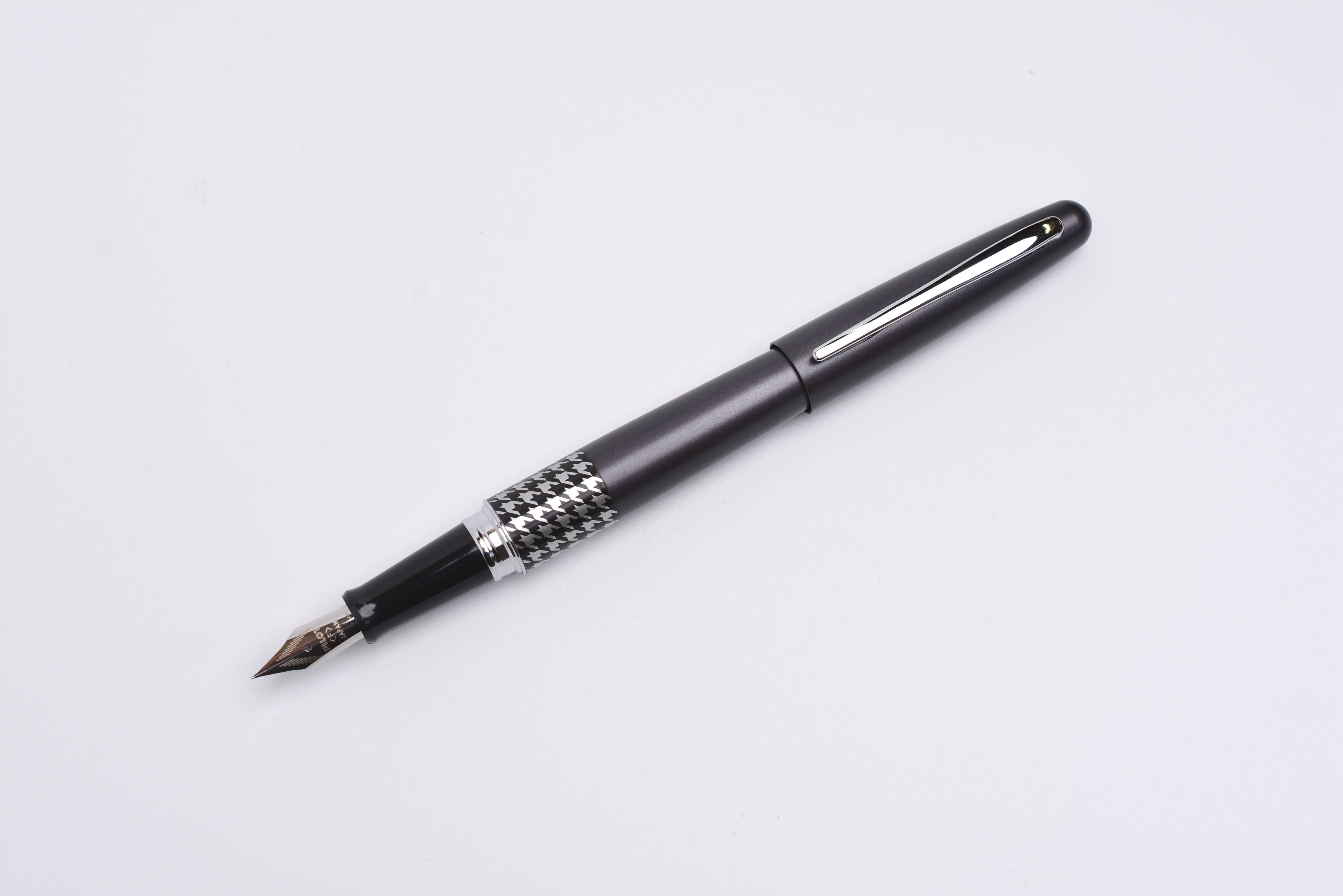 Pilot MR Metropolitan Fountain Pen - Retro Pop - Gray