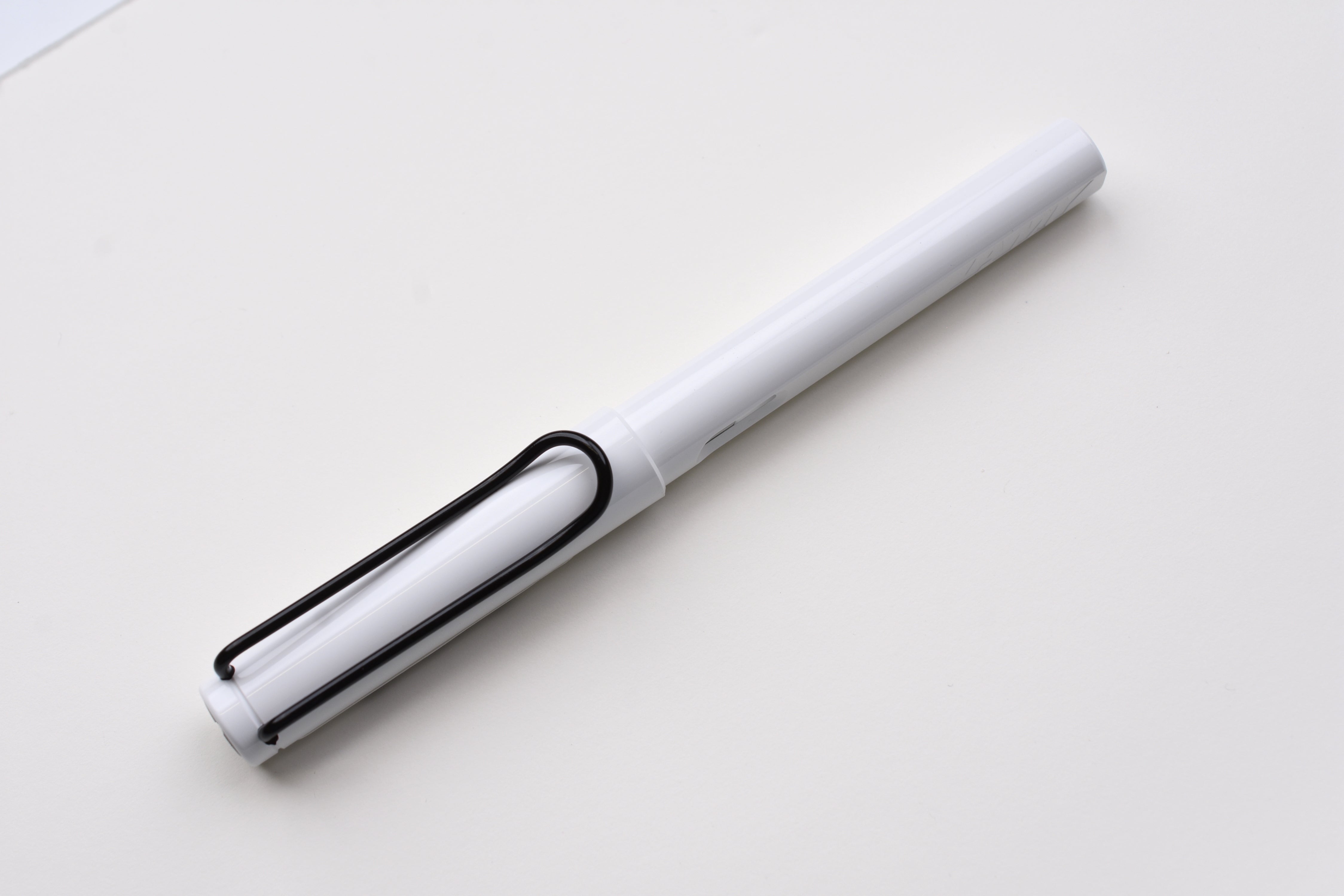 LAMY Safari Fountain Pen - White/Black - Special Edition – Yoseka