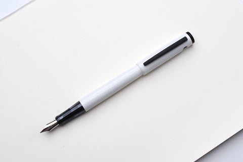 Pilot Explorer Fountain Pen - White