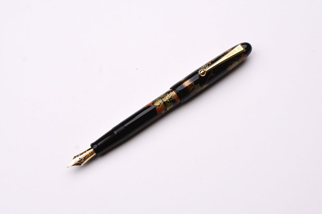 Pilot Namiki Yukari Maki-e Fountain Pen - Grapevine – Yoseka Stationery